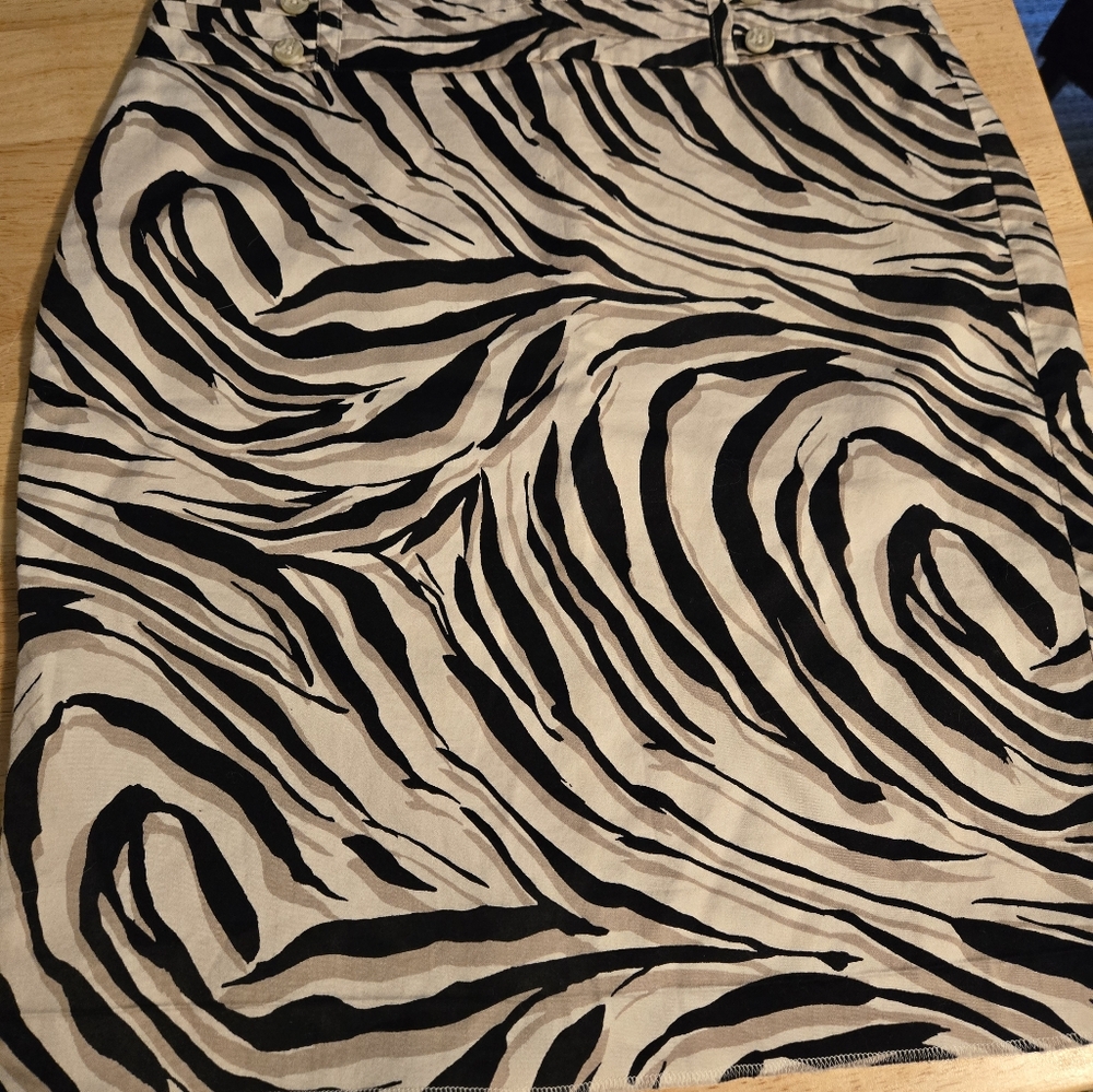 Loft skirt, fun print, size 10
